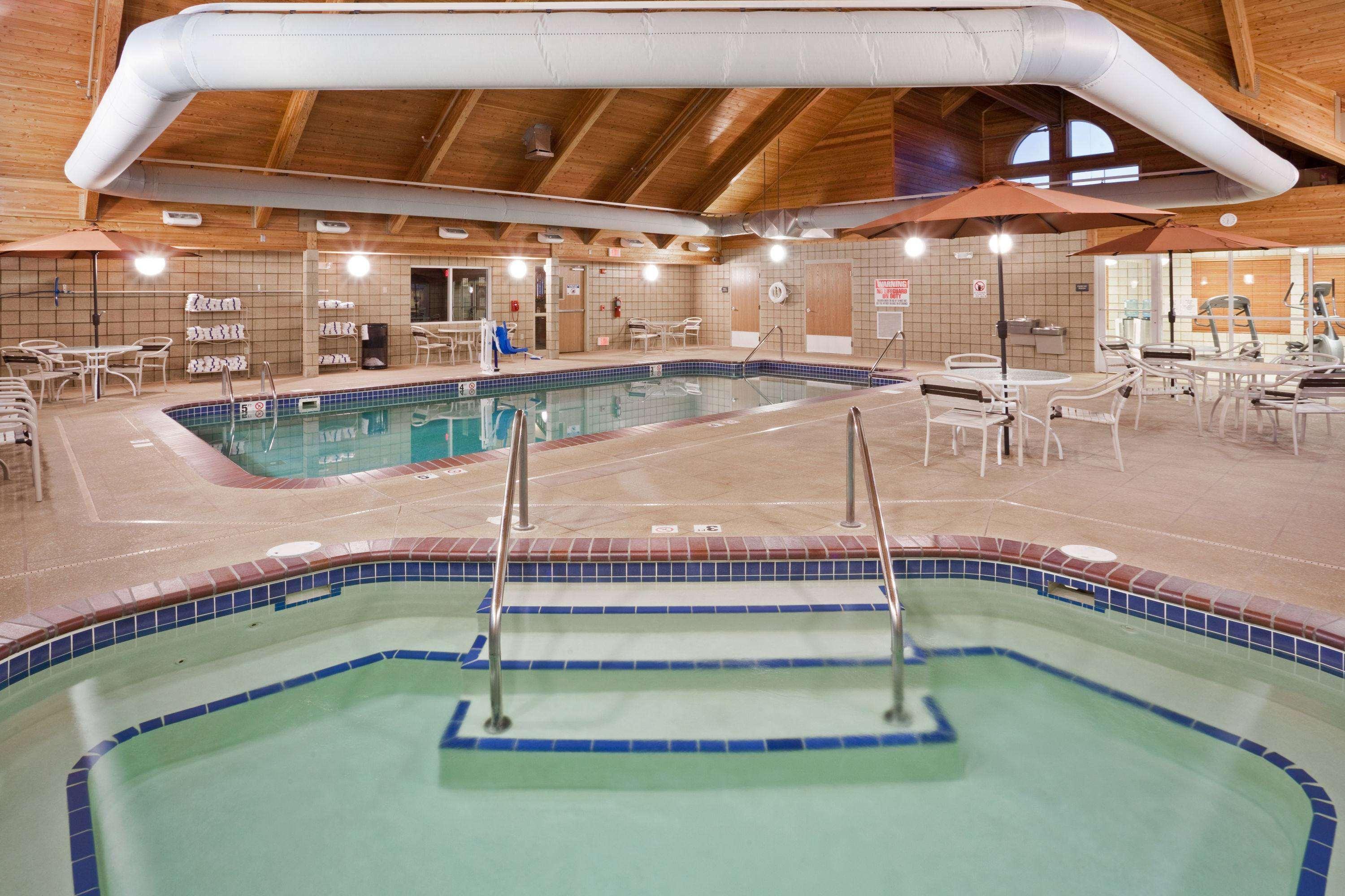 Americinn By Wyndham Fort Pierre Conference Center Exterior photo
