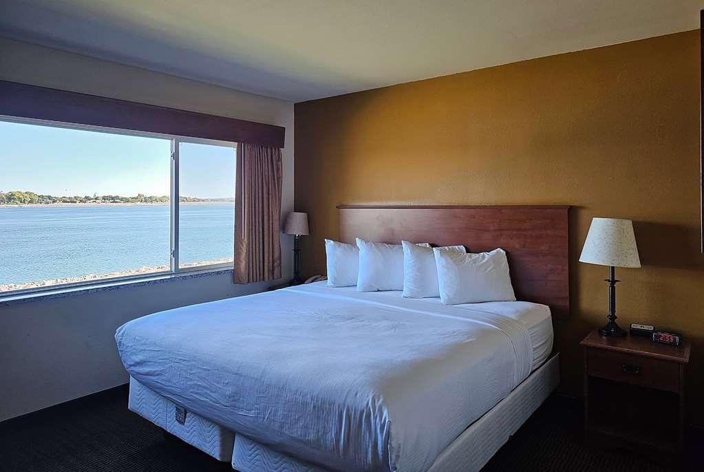 Americinn By Wyndham Fort Pierre Conference Center Room photo