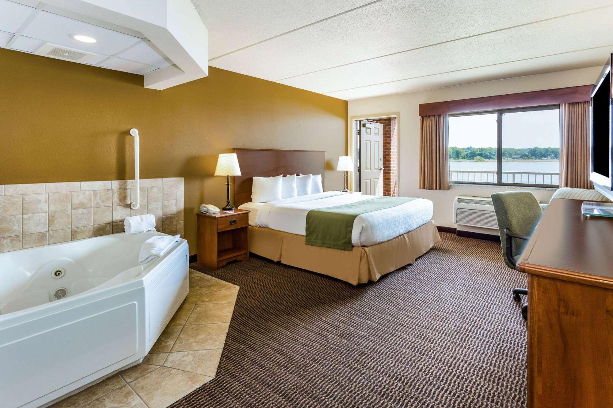 Americinn By Wyndham Fort Pierre Conference Center Exterior photo